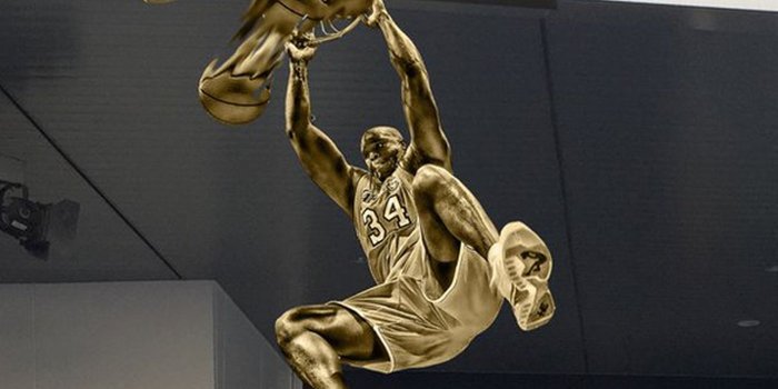 1400x1050 The Lakers will honor Shaquille O'Neal with this gold-plated dunking statue  - SBNation.com