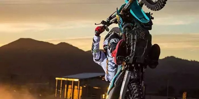 736x1106 Dirt Bike Wallpaper Explore more Dirt Bike, Dirt Jumping, Motorized,  Mountain Bike, Performing wallpaper. https… | Racing bikes, Dirt bike  racing, Dirt bike wheelie