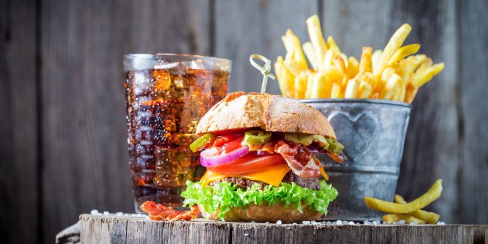 2560x1600 Burgers Wallpaper, Drinking Glass, Fries, Food, Food And Drink, Fast Food -  Wallpaperforu