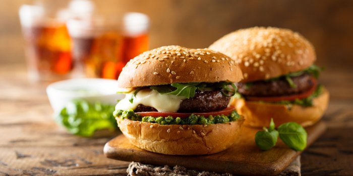 1920x1080 Making the Perfect Argentinean Burger | Men's Journal