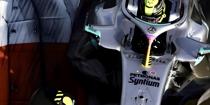 2600x5596 Does anyone have better wallpapers please? : r/lewishamilton