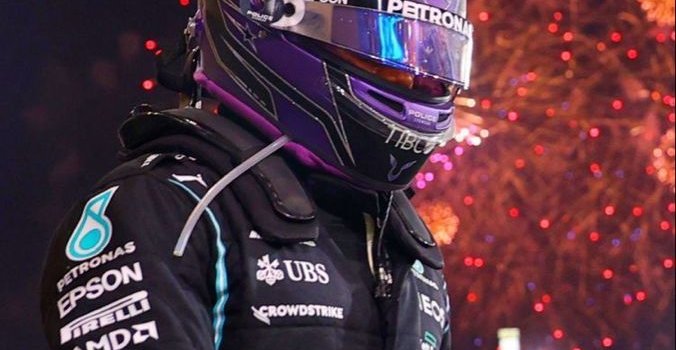 676x1200 Lewis Hamilton | F1 lewis hamilton, Lewis hamilton formula 1, Formula 1 car  | F1 lewis hamilton, Mercedes lewis, Lewis hamilton formula 1