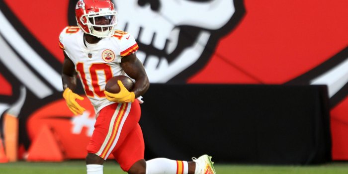 1920x1080 Why did Chiefs trade Tyreek Hill? How Davante Adams' contract sparked  Kansas City's deal with Dolphins | Sporting News