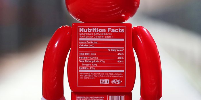 1125x2436 iPhoneXpapers.com | iPhone X wallpaper | aq35-bearbrick-toy-red-art