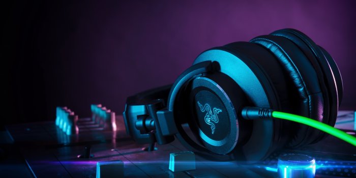 2880x1800 DJ Headphones HD Wallpaper - WallpaperFX