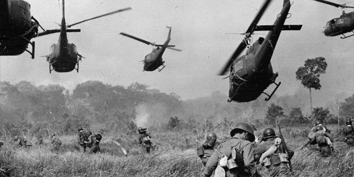 3000x2016 AP opens London exhibit of Vietnam photos