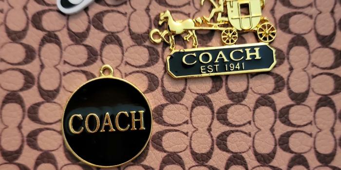 2306x3600 Coach Sets (4 pieces) | Arm & Glammer