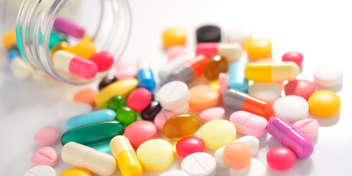 7360x4912 Care at the Counter: Women's Health in the Pharmacy