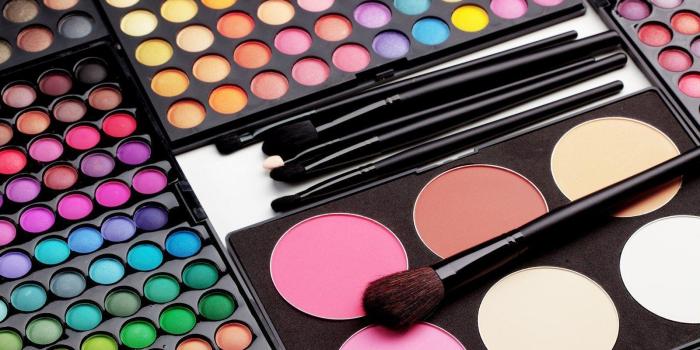 1600x900 Makeup Desktop Wallpapers