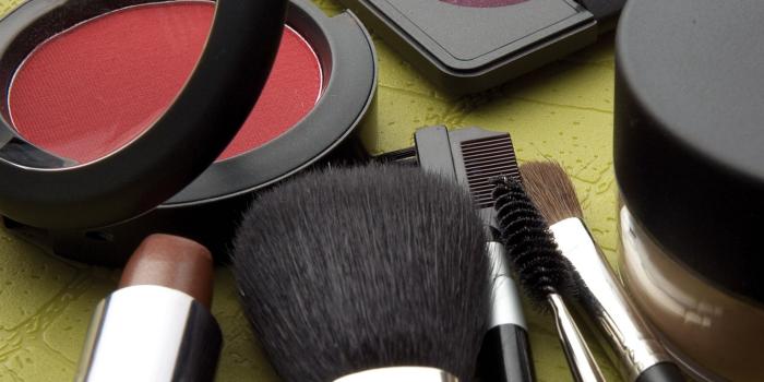 2048x1152 Beautiful makeup wallpapers Brush Makeup wallpaper images cosmetics brushes  wallpaper hd …