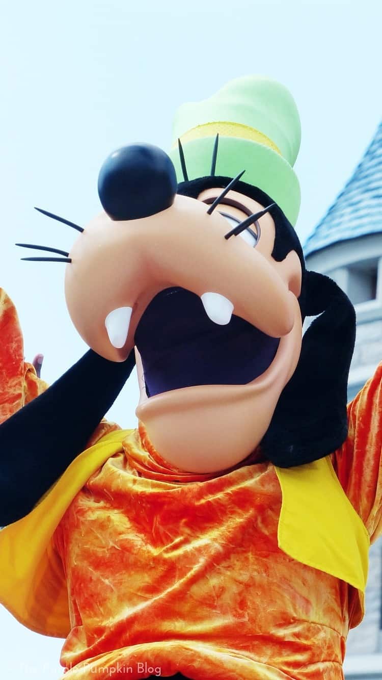 750x1334 Disney Characters iPhone Wallpapers