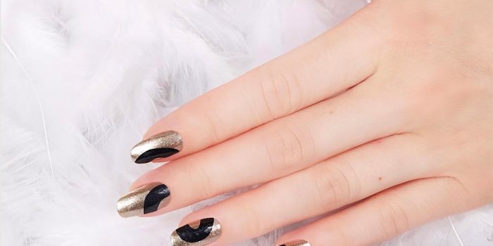 1600x1600 11 Instagram Accounts to Follow if You're Nail-Obsessed | Allure