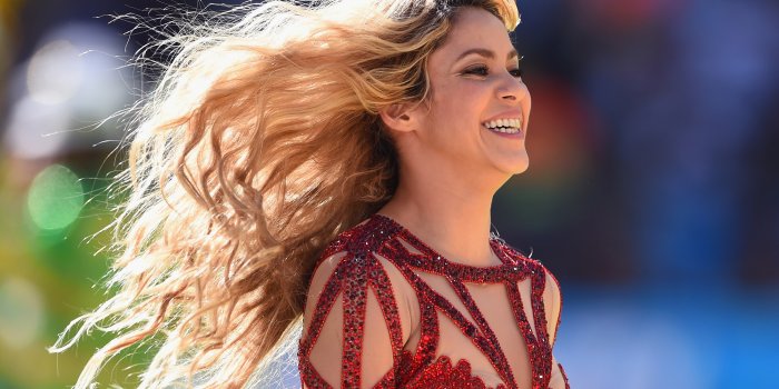 2880x1800 Shakira Brazil HD wallpaper