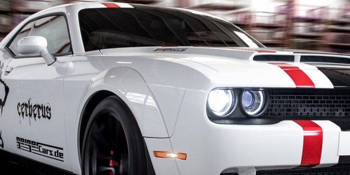 950x1689 Dodge Challenger SRT Hellcat 4K Ultra HD Mobile Wallpaper