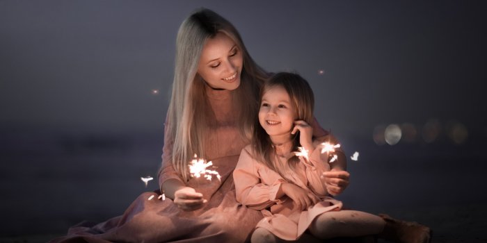 1920x1440 Wallpaper Mother and daughter, happy family, sparks, fireworks 2880x1800 HD  Picture, Image