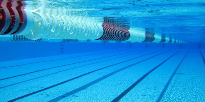 1600x1200 300+] Swimming Pool Background s | Wallpapers.com