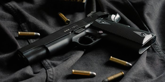 5184x3456 Download Gun And Bullets Wallpaper | Wallpapers.com