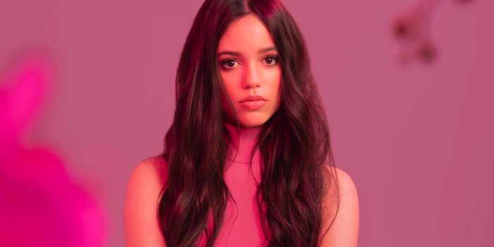 1920x1440 Jenna Ortega HD Wallpaper