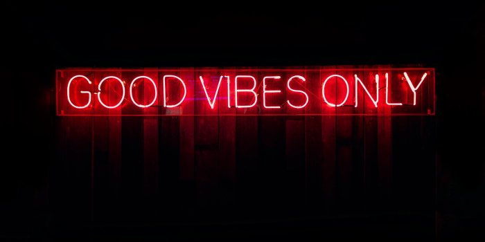 3074x5251 Good Vibes Only [3074x5251] : r/Amoledbackgrounds