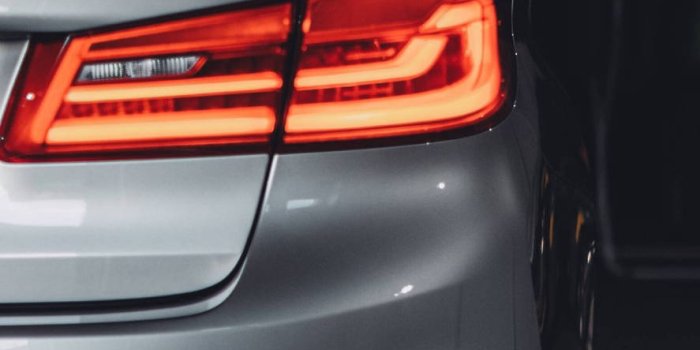 887x1920 Download Gray Bmw M5 Car Iphone Wallpaper | Wallpapers.com