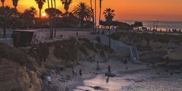 750x1334 Download La Jolla Cove In San Diego Iphone Wallpaper | Wallpapers.com