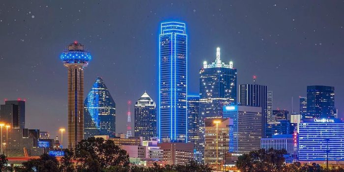1080x1350 A tribute for the fallen officer in Dallas... Tonight, it's blue in support  of the Dallas Police Department and th… | Dallas city, Dallas skyline,  Dallas tx skyline