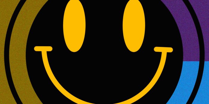 1280x2560 Smiley Face Abstract Wallpaper