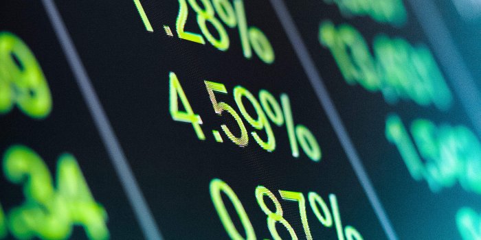 2210x3315 Stock Market Trading Digital Blackboard with Green Numbers Free Stock Photo  | picjumbo