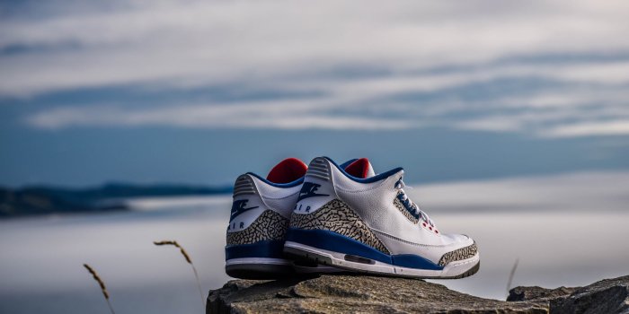 2304x1536 Wallpaper Pair Of White-and-blue Air Jordan 2's On Rock Fragment, Pair Of  White-black-and-blue Nike Air Shoes On Top Of Rock At Daytime -  Wallpaperforu