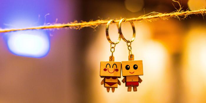 3840x2400 Box Man Couple Key Chain Ultra HD Desktop Background Wallpaper for 4K UHD  TV : Widescreen & UltraWide Desktop & Laptop : Tablet : Smartphone