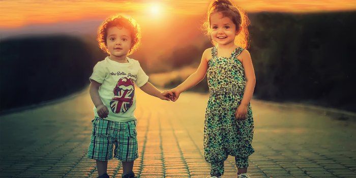 2880x1800 Wallpaper 4k Happy Children Wallpaper