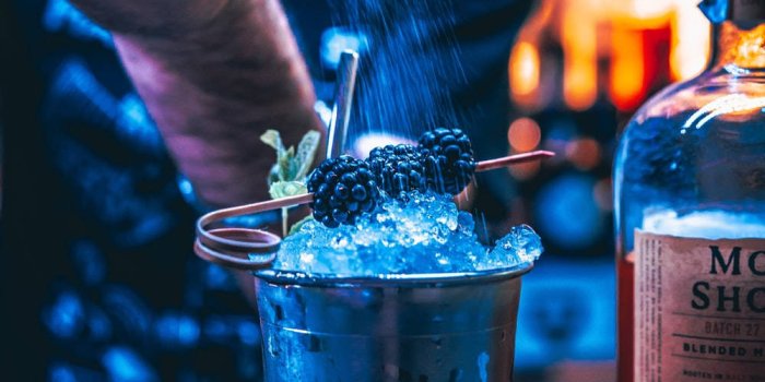 1000x1500 Download Drink Prepared By Bartender Wallpaper | Wallpapers.com