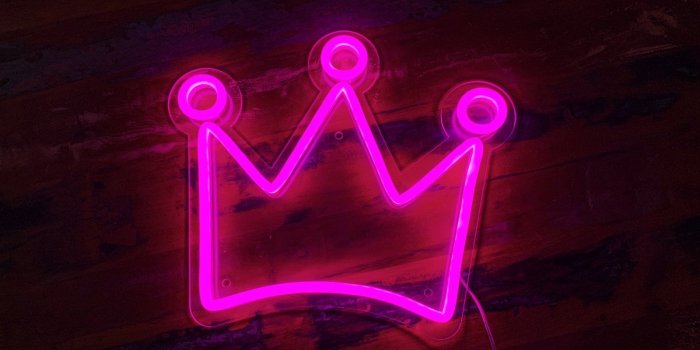 1600x1200 Pink Neon Lights Wallpapers