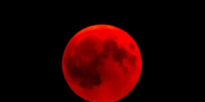 1350x2400 Blood Moon iPhone Wallpapers - Top Free Blood Moon iPhone Backgrounds -  WallpaperAccess