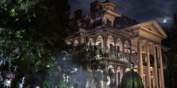 2560x1707 PHOTOS: Disneyland Resort Releases Free PhotoPass Wallpapers of Sleeping  Beauty Castle, Pixar Pier, The Haunted Mansion, and More - Disneyland News  Today