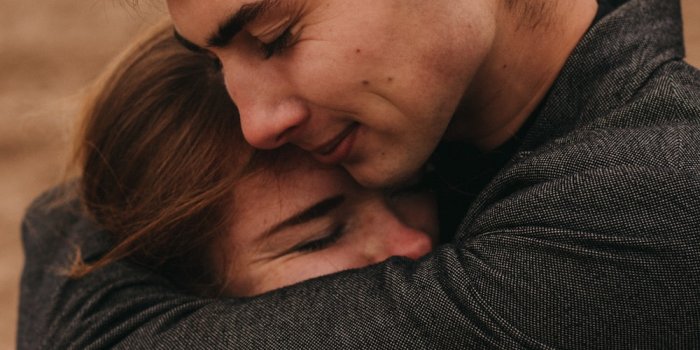 1000x1500 1000+ Emotional Hug Pictures | Download Free Images on Unsplash