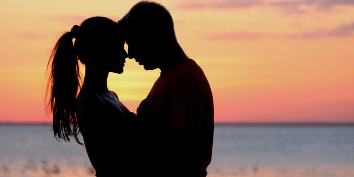 2560x1600 4k Hug Wallpapers