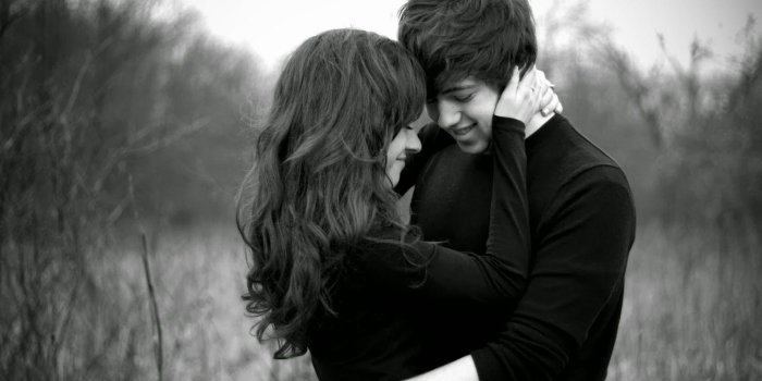 1600x1000 Romantic Hug Wallpapers