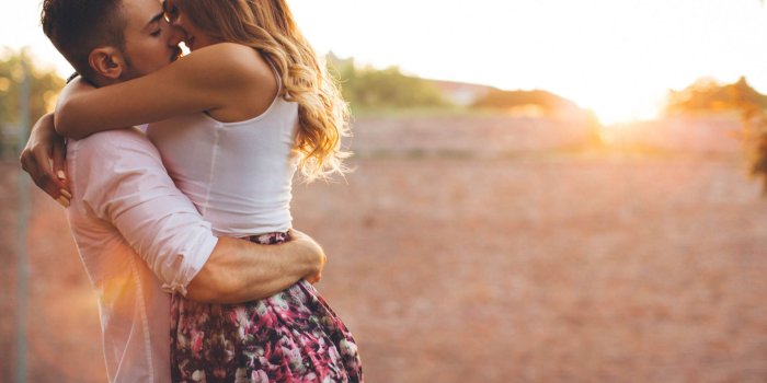 1920x1440 Boy and Girl Couple hug kiss love romantic pic Wallpapers Hd :  Wallpapers13.com