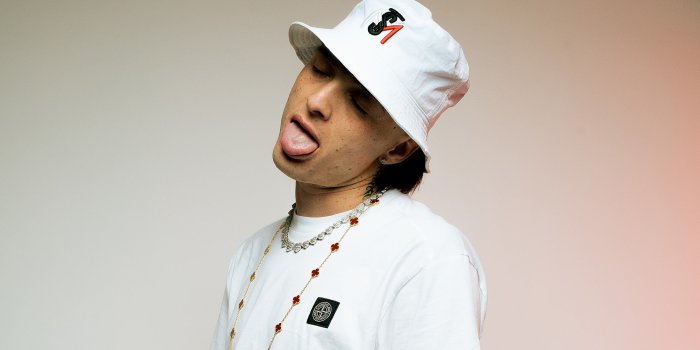 2426x1365 Music Peso Pluma HD Wallpaper