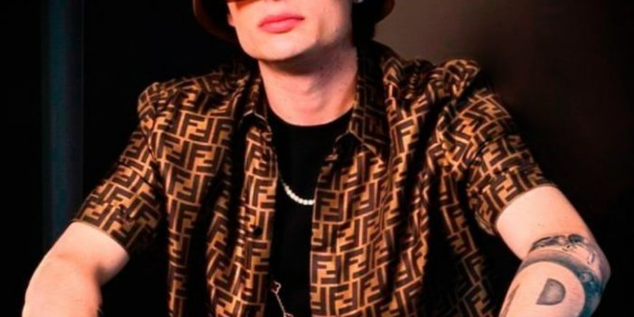 1080x1900 Peso Pluma Wallpapers - Top 15 Best Peso Pluma Wallpapers [ HQ ]