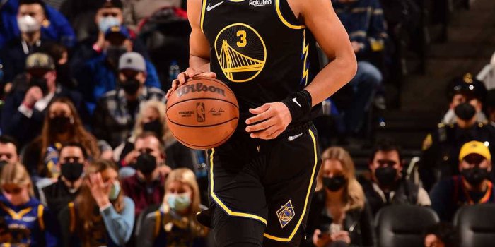 1080x1920 Download Dynamic Shot of NBA Star, Jordan Poole in Action Wallpaper |  Wallpapers.com