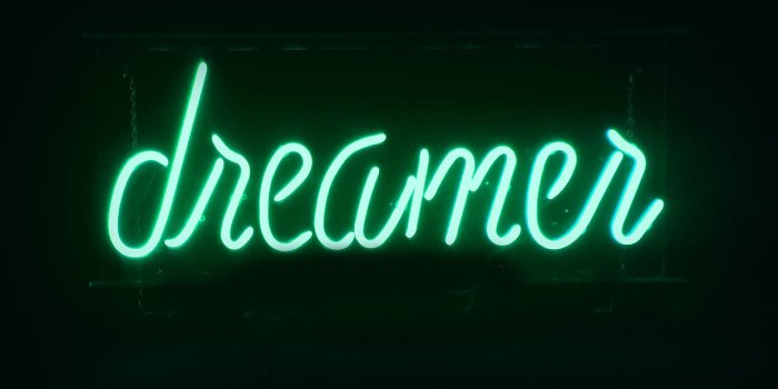 1242x2208 ay58-dreamers-neon-sign-dark-illustration-art-green-wallpaper