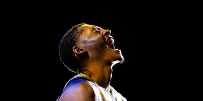 1080x1920 Download Head Raised Jordan Poole Wallpaper | Wallpapers.com