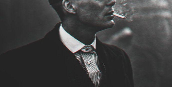 687x1200 Thomas Shelby Smoking Wallpapers