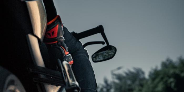 1000x1600 500+ Biker Pictures [HQ] | Download Free Images & Stock Photos on Unsplash