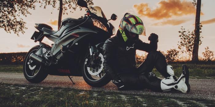 1000x1498 500+ Biker Pictures [HQ] | Download Free Images & Stock Photos on Unsplash