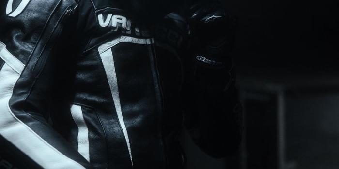 800x1420 Download wallpaper 800x1420 motorcyclist, biker, helmet, motorcycle, black  iphone se/5s/5c/5 for parallax hd background