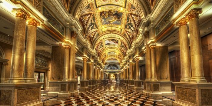 2560x1600 Royal Wallpapers