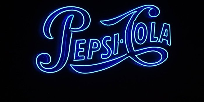 1920x1440 Download Dark Blue Aesthetic Pepsi Cola Wallpaper | Wallpapers.com